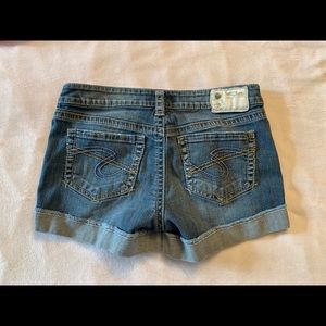 Silver jeans shorts 28